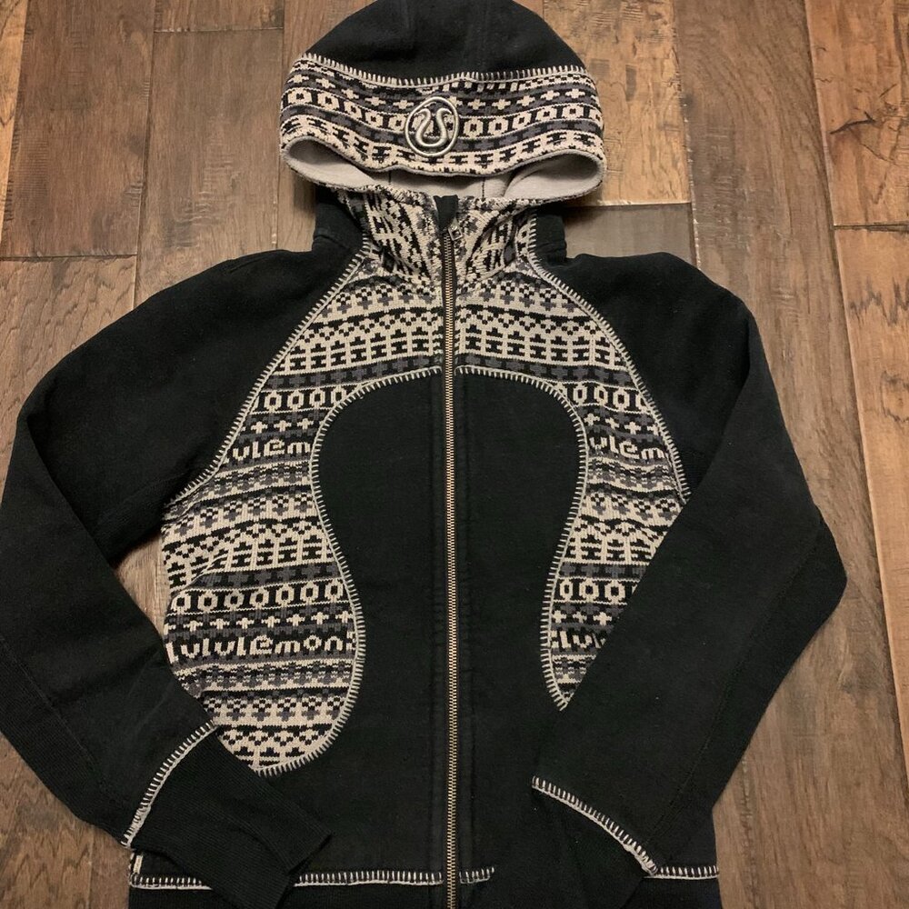 Lululemon Christmas Limited Edition Scuba Hoodie, size 8